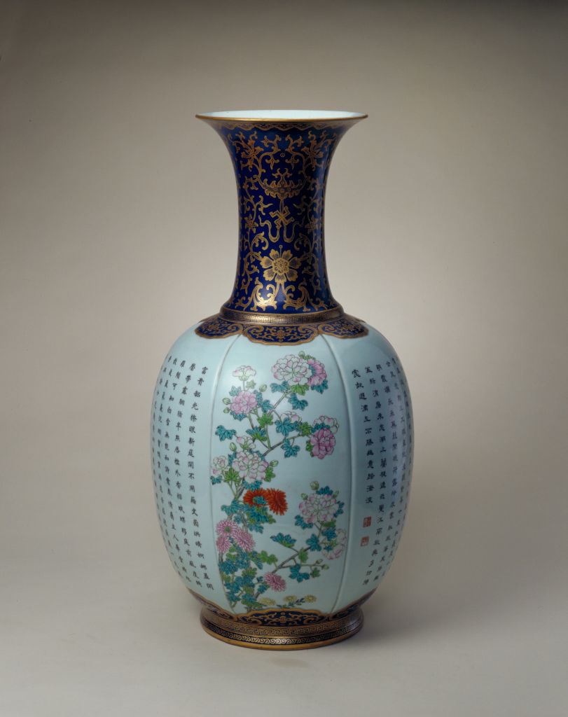 图片[1]-Large vase with gold painted pastel verses and flower patterns on the Ji Lan ground-China Archive